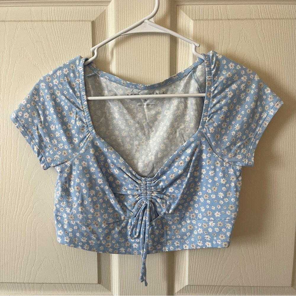 Aeropostale blue floral crop top